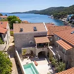 Stone House Casa Lumina *