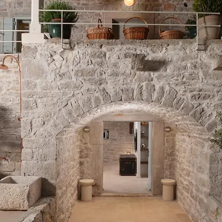 Stone House Casa Lumina 别墅