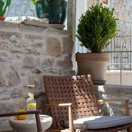 Stone House Casa Lumina * Bozava