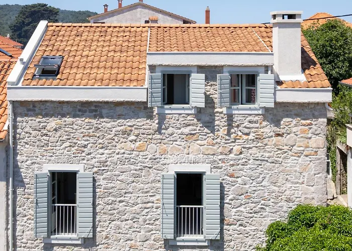Stone House Casa Lumina