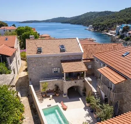 Stone House Casa Lumina *