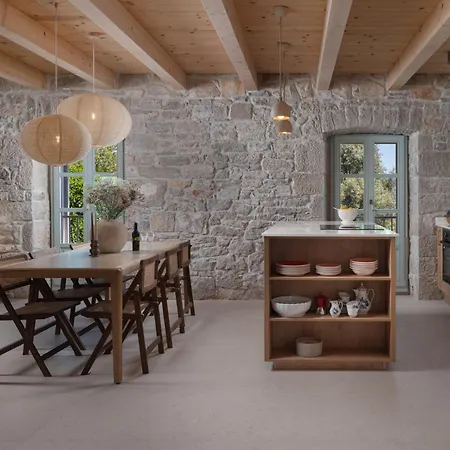 Villa Stone House Casa Lumina