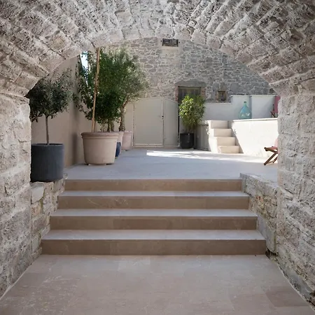 Vila Stone House Casa Lumina *