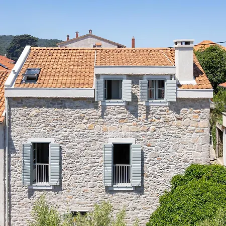 Stone House Casa Lumina