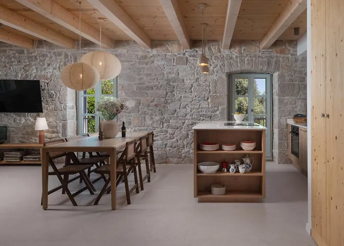 Вилла Stone House Casa Lumina