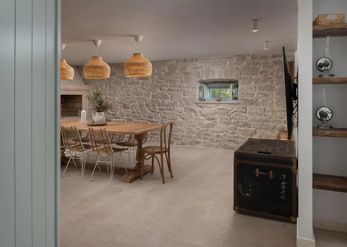 Villa Stone House Casa Lumina