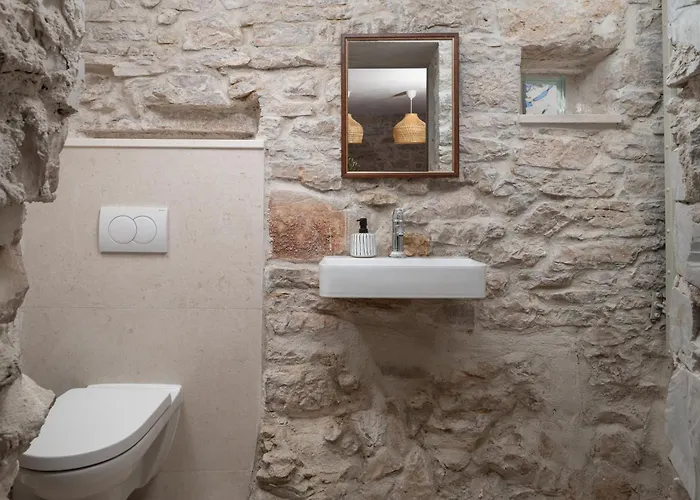 Stone House Casa Lumina *