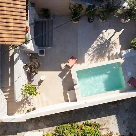 Stone House Casa Lumina Vila