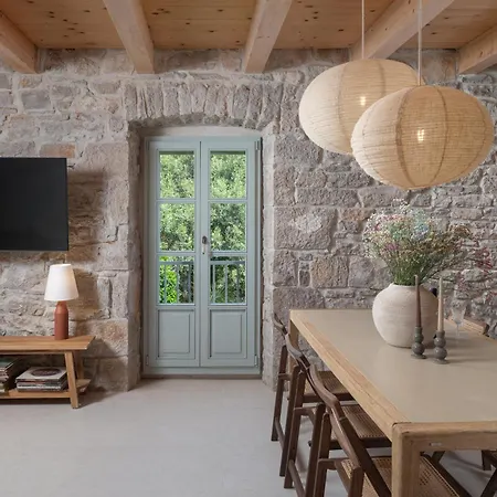 Stone House Casa Lumina * Božava