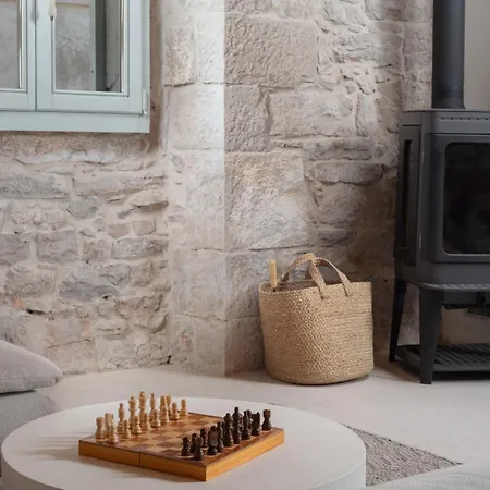 Vila Stone House Casa Lumina *