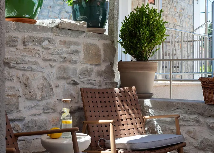 Stone House Casa Lumina * Božava